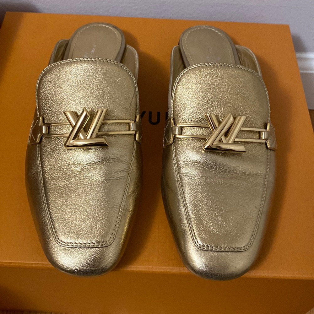 Louis Vuitton Gold Mule Leather Shoes 37